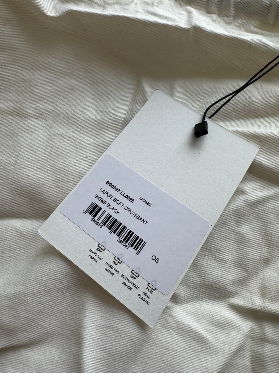 르메르 Lemaire 페이퍼레더 라지 소프트 크루아상 백 블랙  Krea 상품이미지10