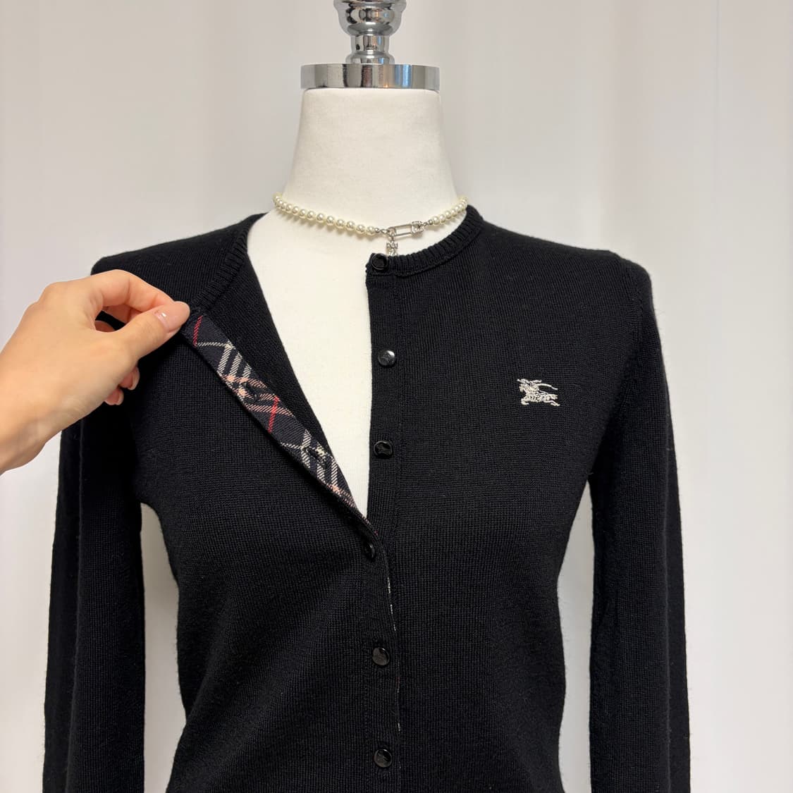 버버리 런던 울 가디건 블랙 상품이미지3