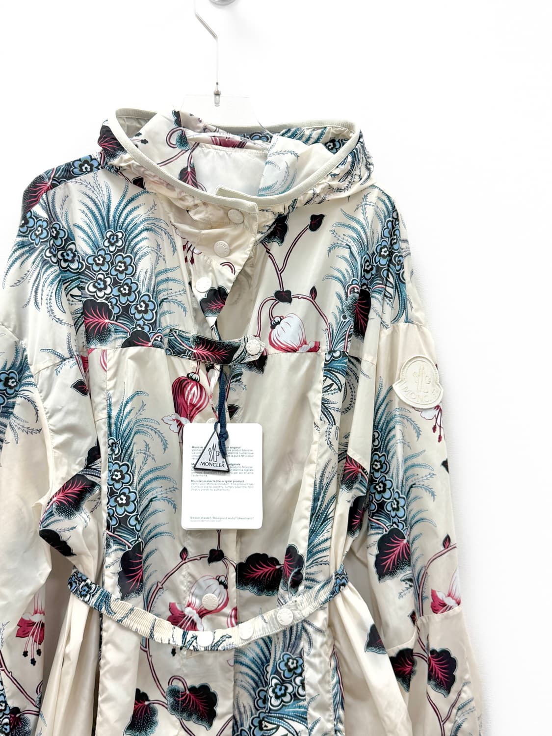 몽클레르 알파드 보태니컬 프린트 바람막이 벨티드 코트 상품이미지4