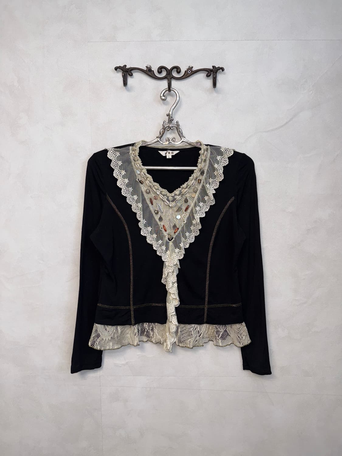 Black fairy beads lace detail blouse 상품이미지1