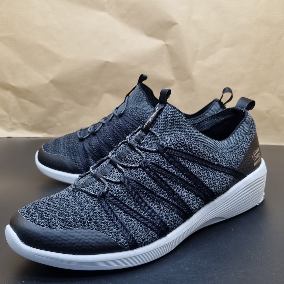 스케쳐스 아리아 니트 슬립온 250 상품이미지1