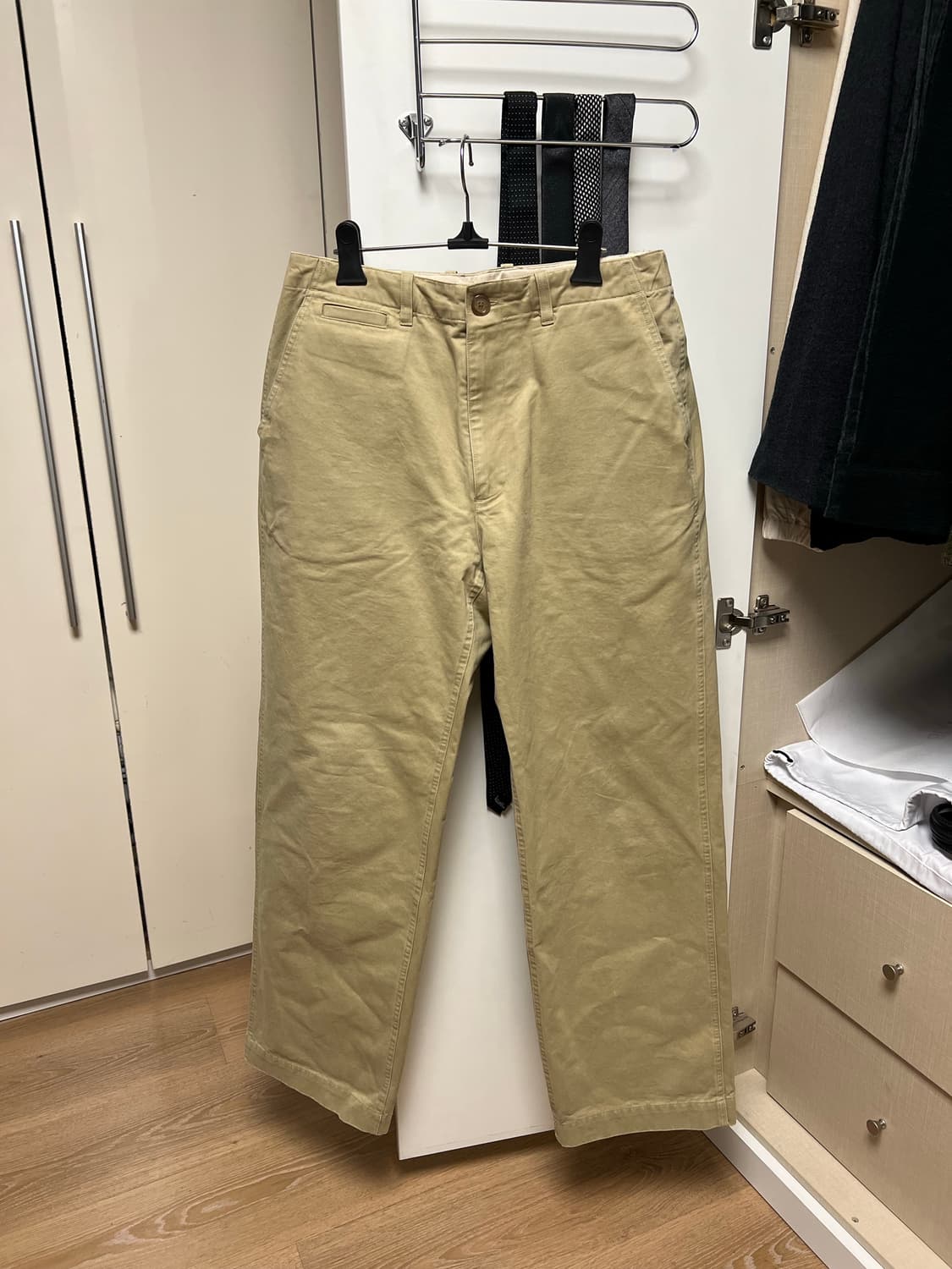 퍼렌 베이지 치노팬츠 상품이미지1