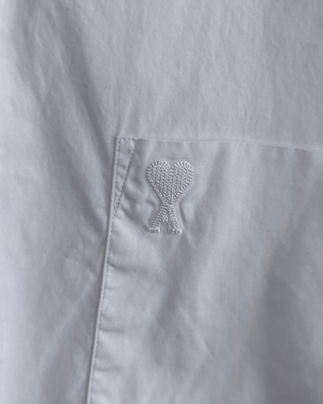 Ami 아미 화이트 포켓 하트자수 오버 셔츠 상품이미지5