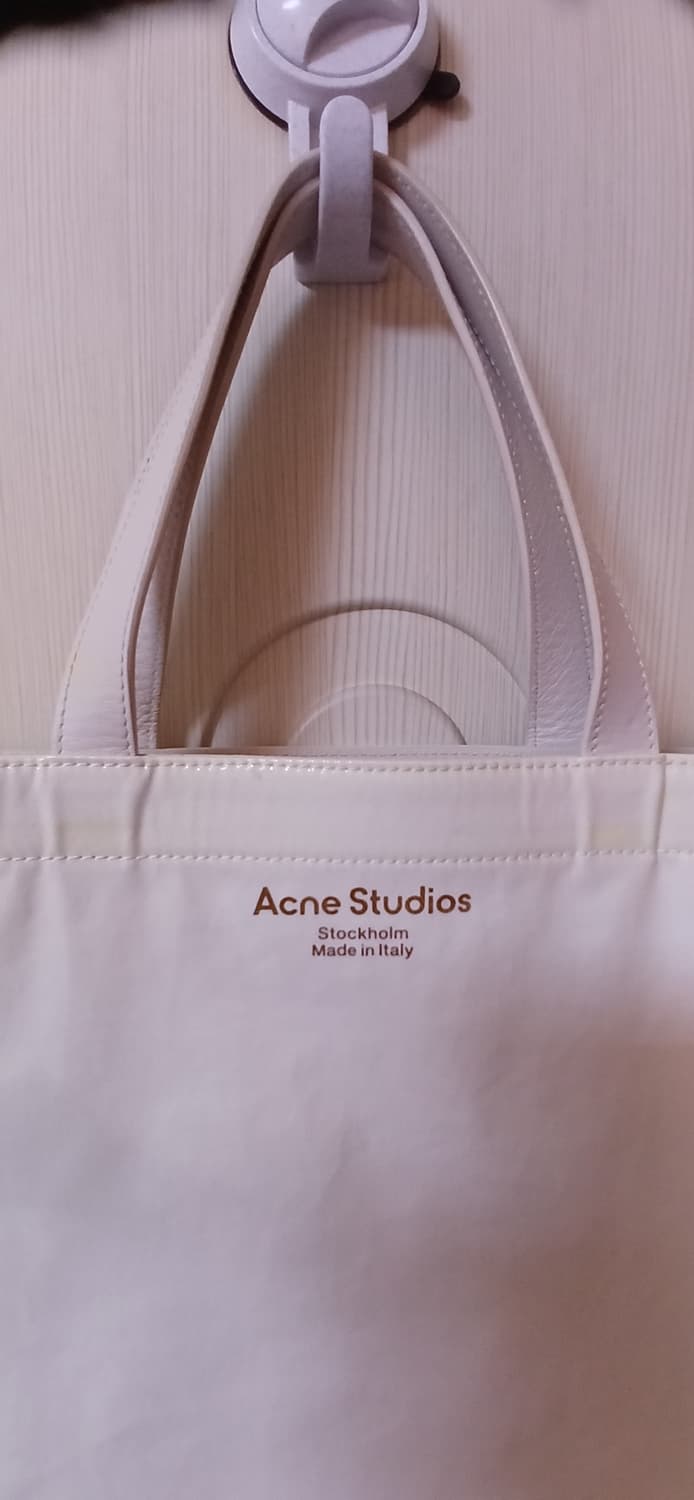 아크네 스튜디오 샤이니 토트백   상품이미지2