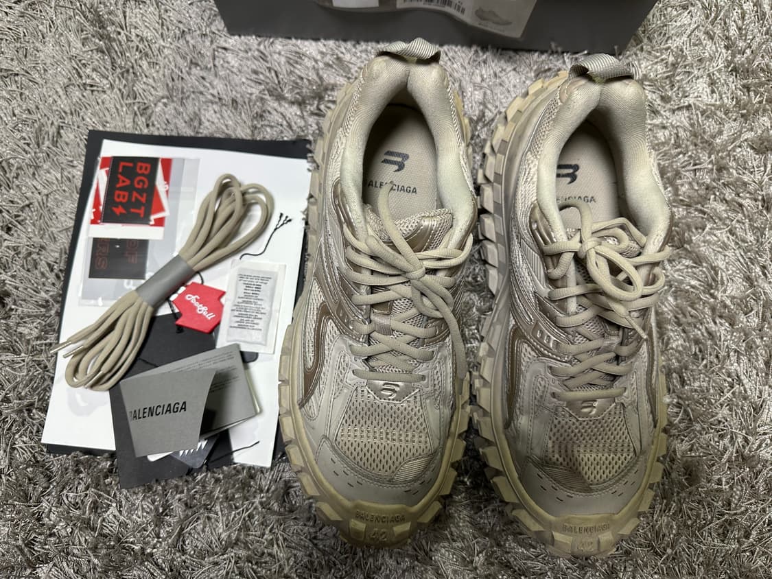 [42] 발렌시아가 디펜더 베이지 상품이미지1