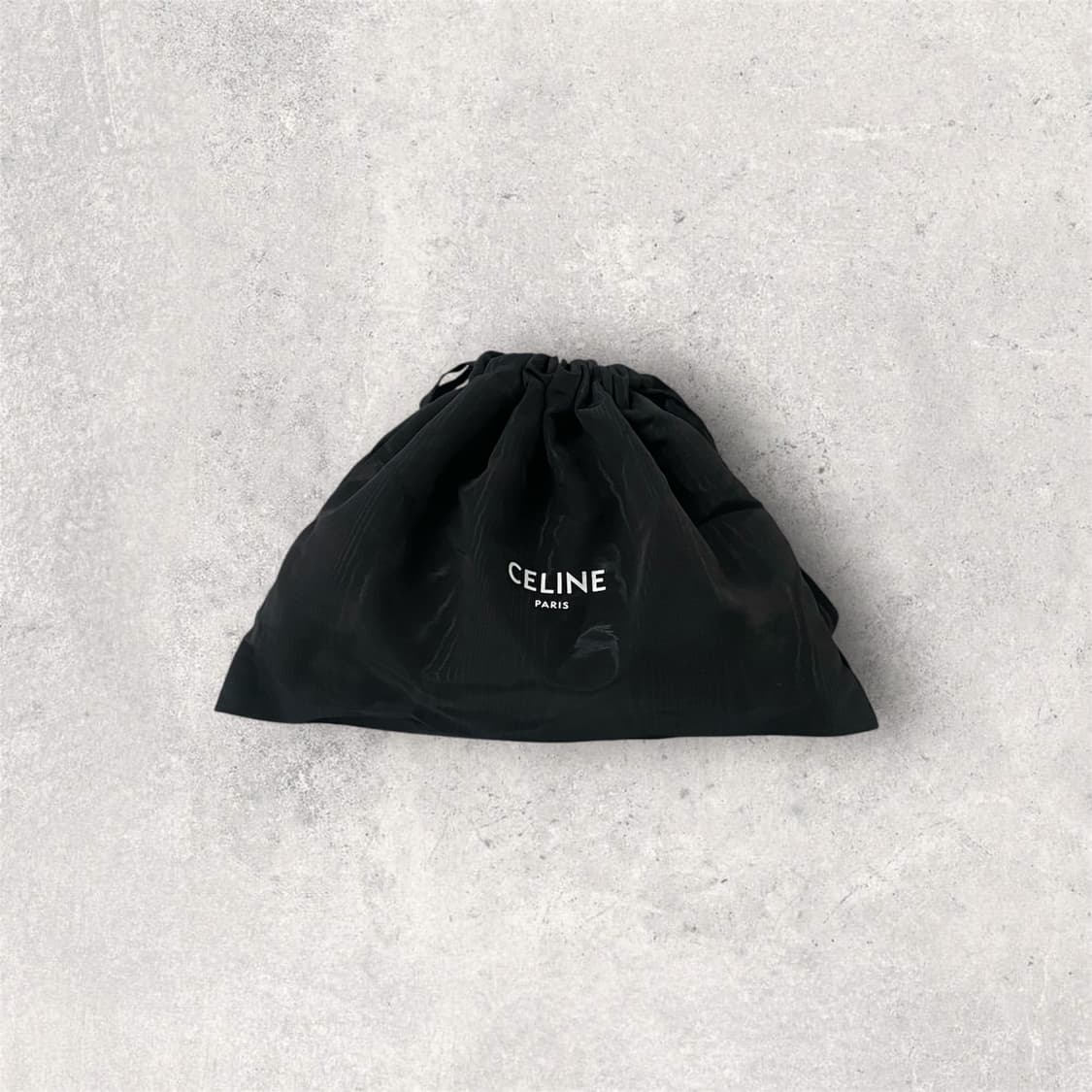 셀린느 블랙 더스트백 (B300) 상품이미지1