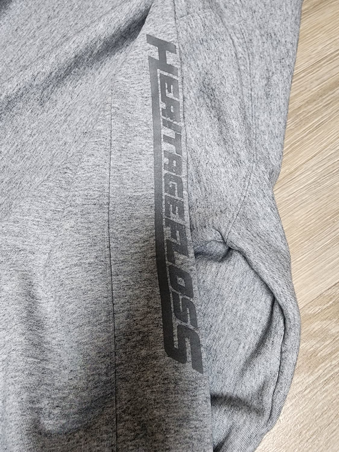 헤리티지플로스 그레이 맨투맨 티셔츠 상품이미지6