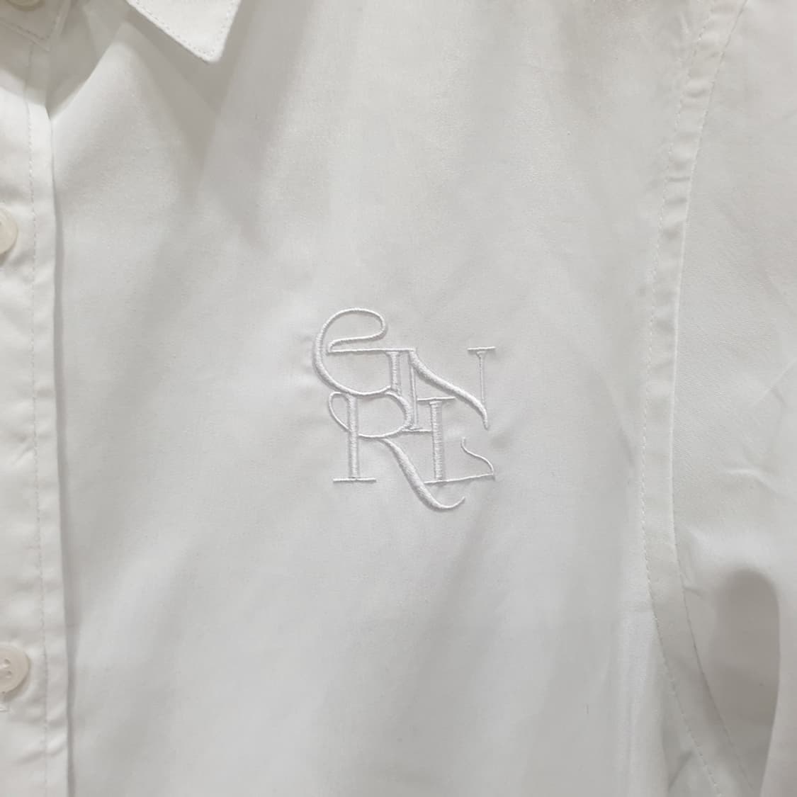 제너럴아이디어 화이트 셔츠 M (여성) 상품이미지3