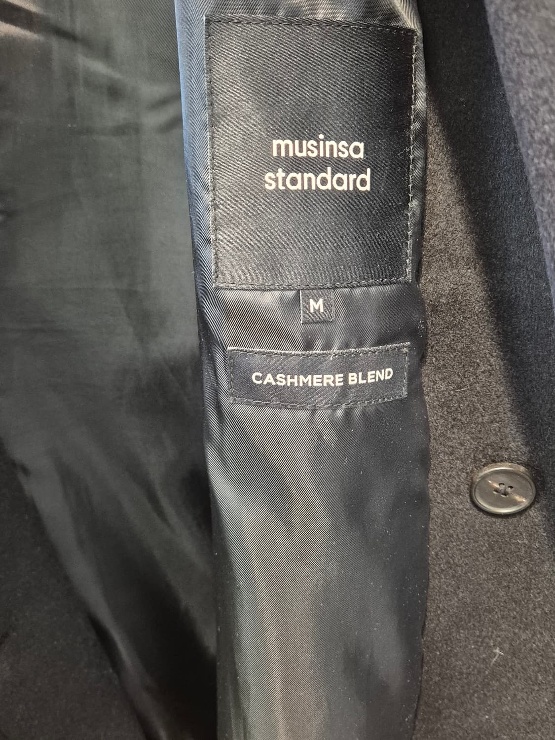 무신사 스탠다드 캐시미어 블렌드 더블 코트 블랙 M
 사이즈   상품이미지4