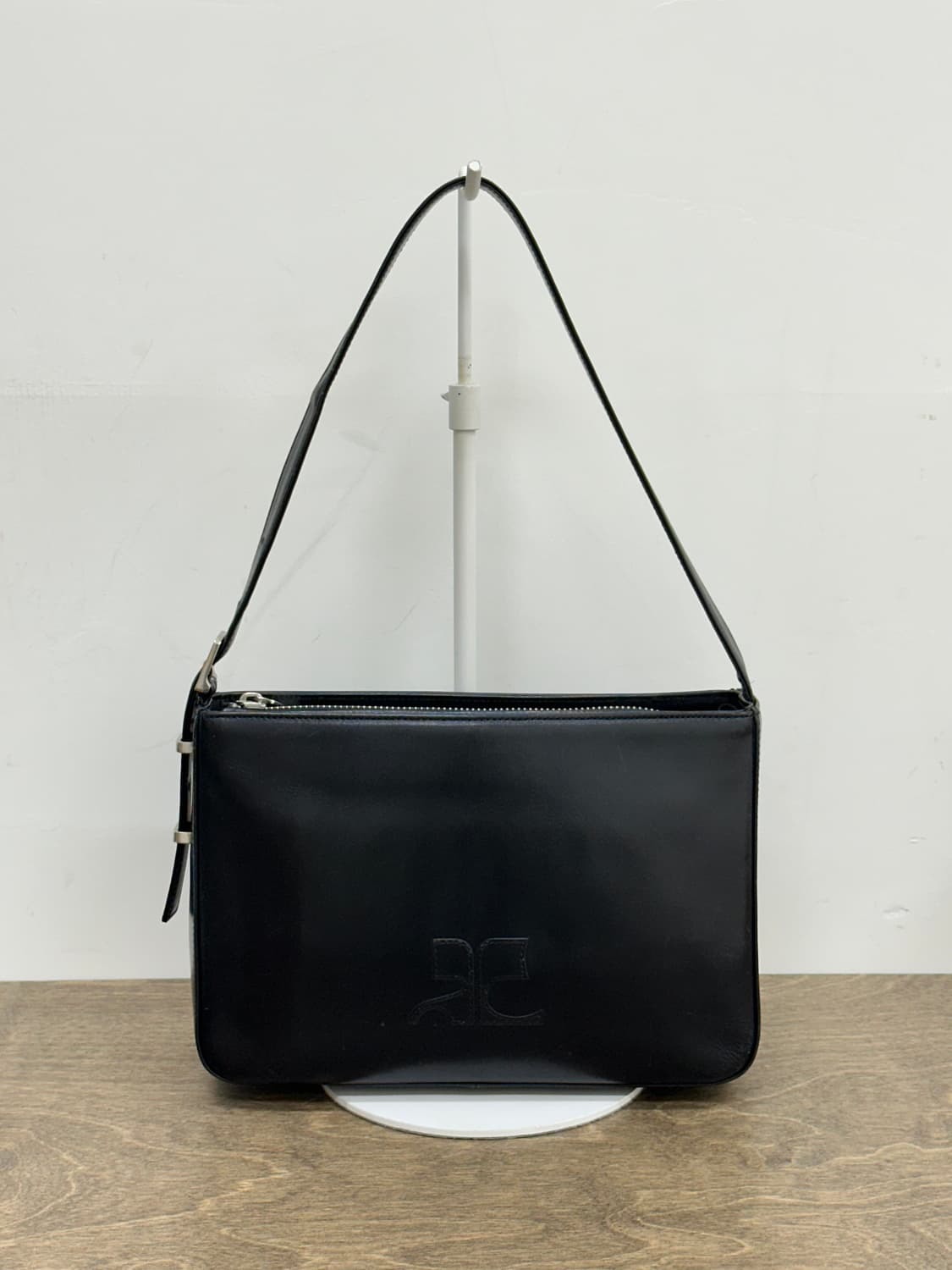 꾸레쥬 블랙 소가죽 숄더백 상품이미지4