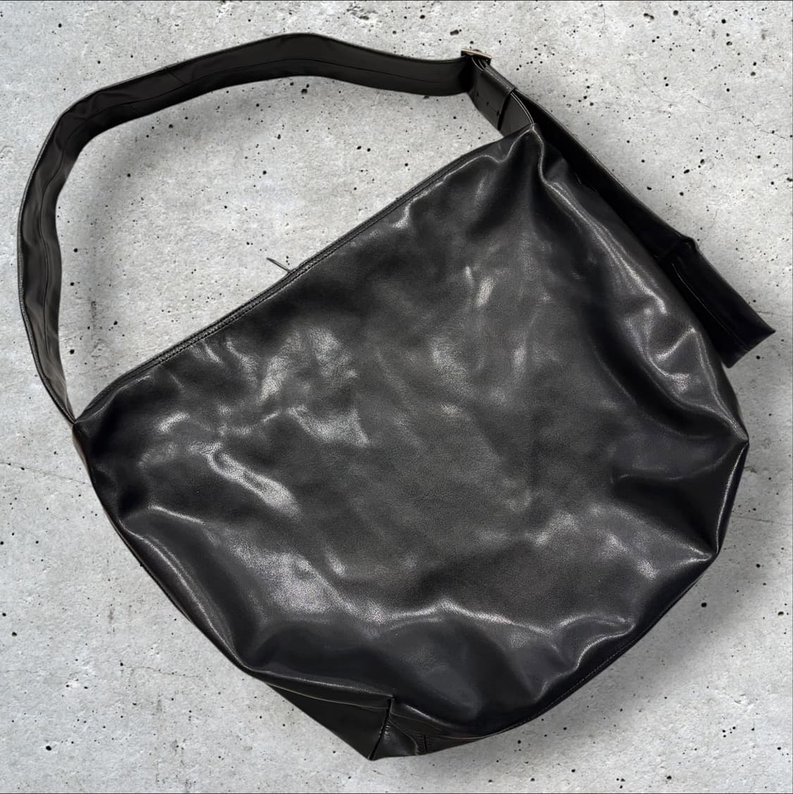 DOFFJAJON 도프제이슨 카우하이드 가죽 숄더백 블랙 상품이미지2
