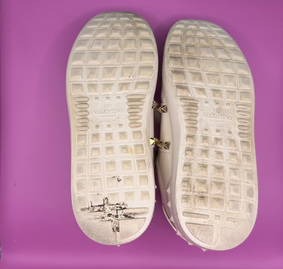 발렌티노 가라바니 락스터드 언타이틀드 스니커즈 (화이트) 상품이미지5