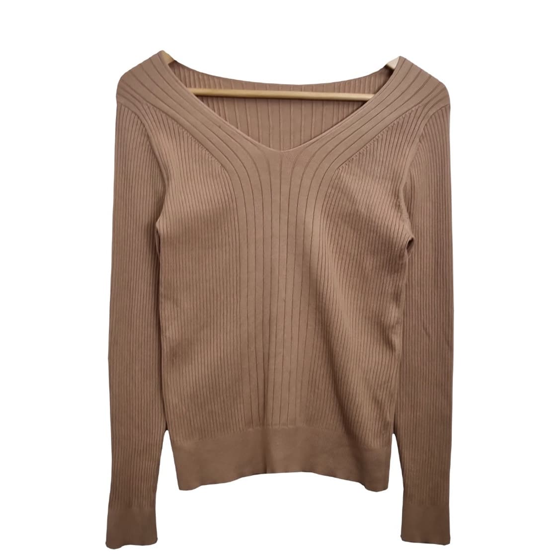 로페 피크닉 브이넥 니트  상품이미지1