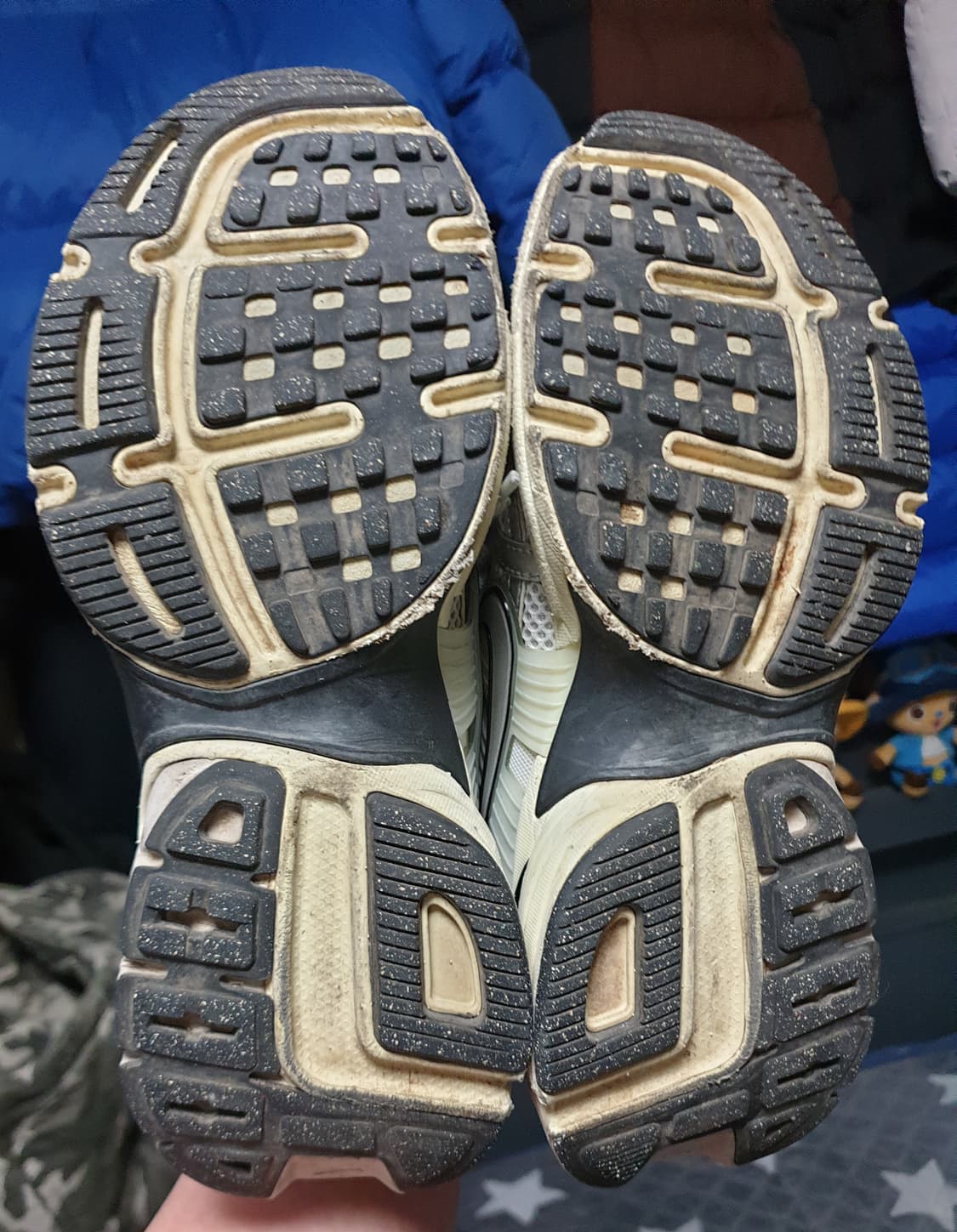 나이키 V2K 런 서밋화이트 메탈릭실버 스니커즈 (240) 상품이미지4