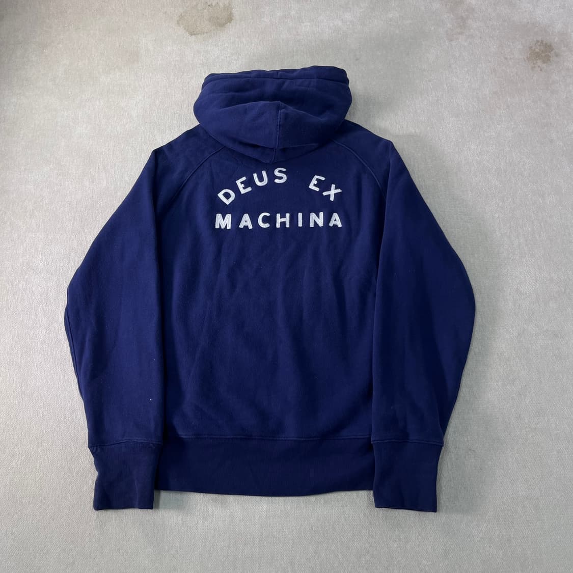 100 데우스 엑스 마키나 자수 후드티 상품이미지1