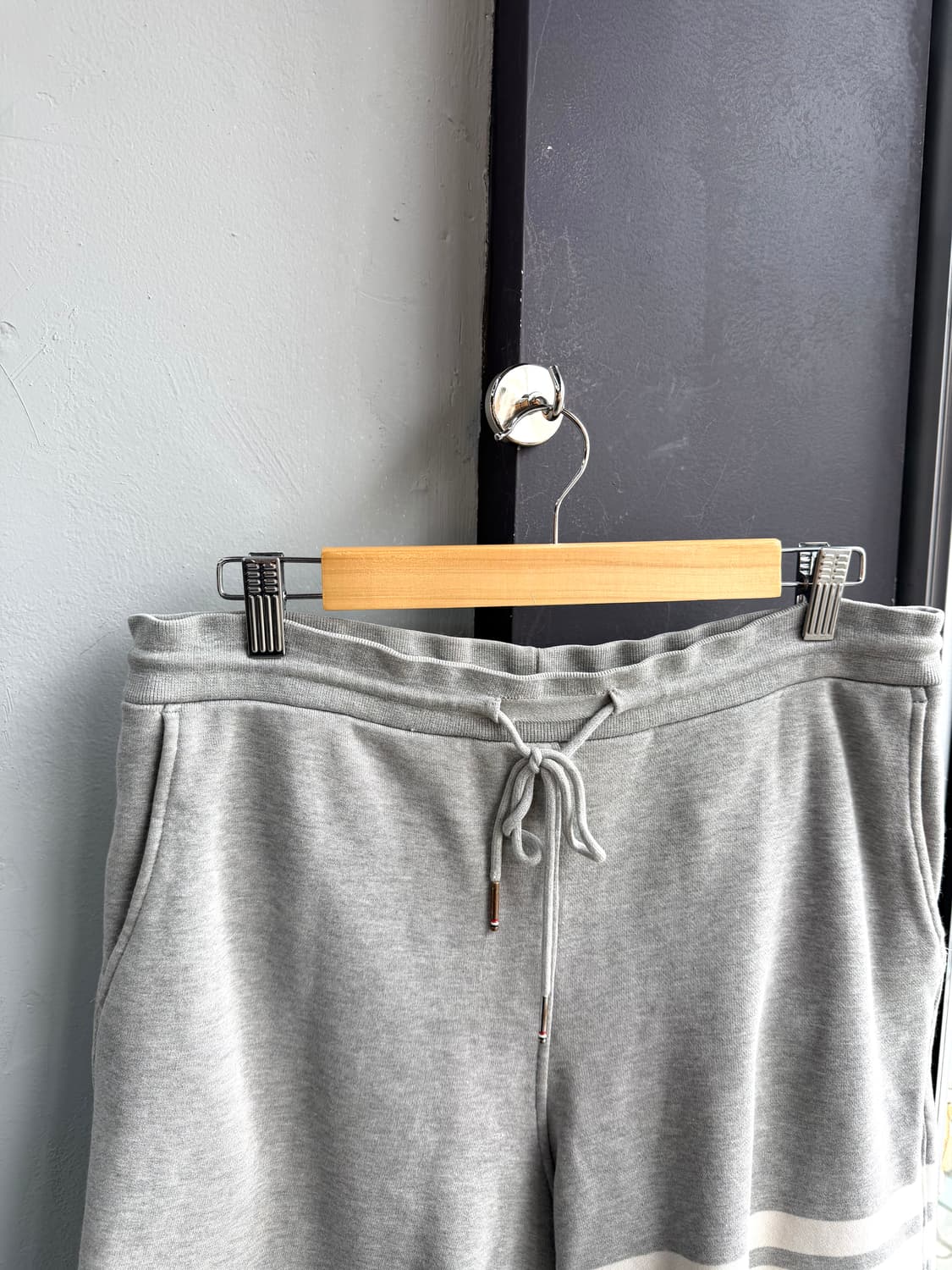 3/ 톰브라운 4-BAR 코튼 스웻 반팬츠 상품이미지5