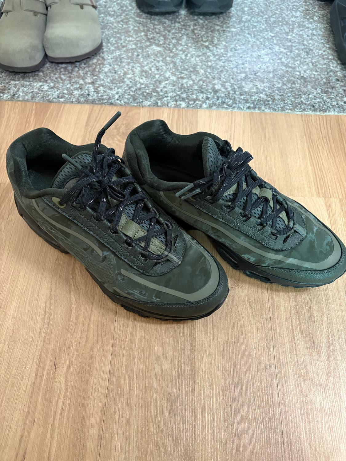 나이키 x 웍스아웃 에어맥스95 미디움 올리브 앤 세쿼이아 280사이즈 상품이미지2