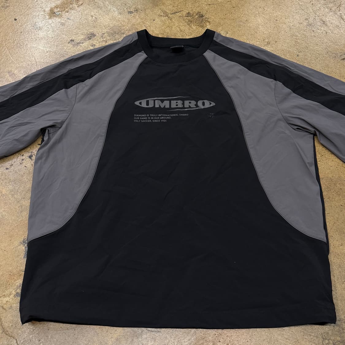 [정품/100] 엄브로 블랙 그레이 긴팔 바람막이 b16 상품이미지3