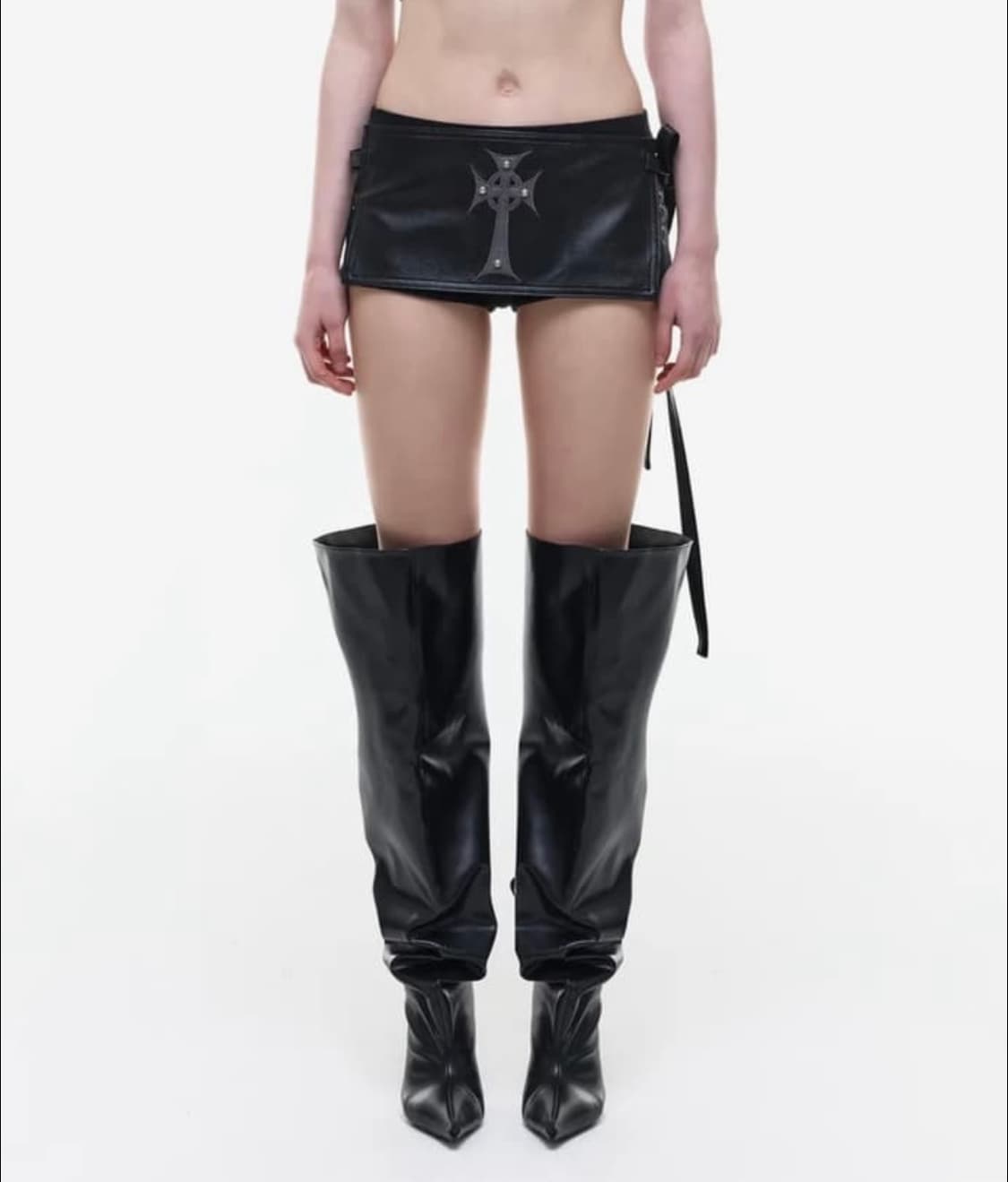 Opus 0012 오퍼스 0012 레더 랩스커트 상품이미지1