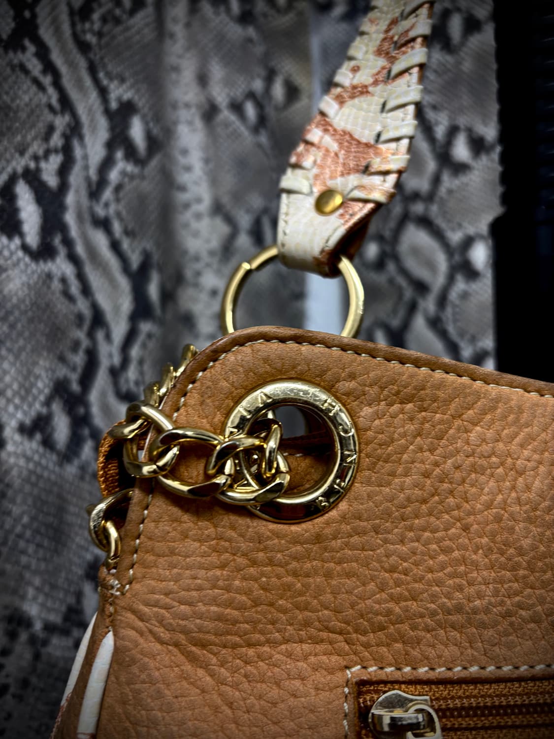 VINCIS BENCH Tribal ethnic Studded Leath 상품이미지10