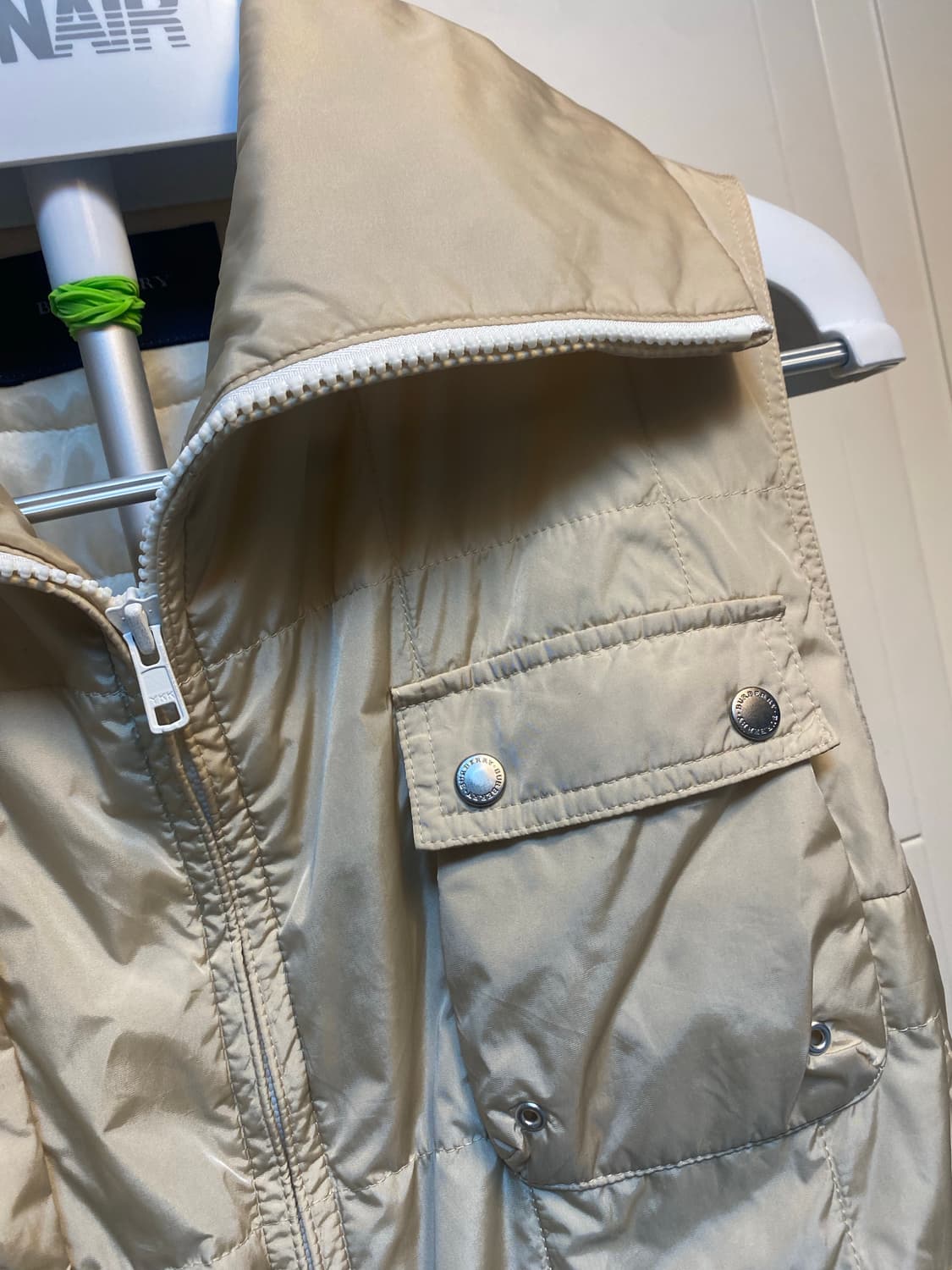 버버리 런던 여성 패딩 조끼 38사이즈 상품이미지2