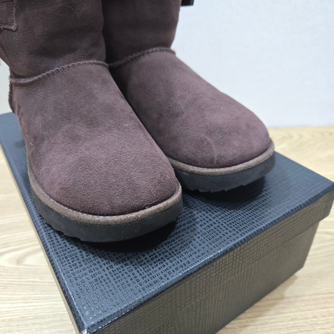 245 어그 UGG 클래식 Knot 초코 상품이미지5