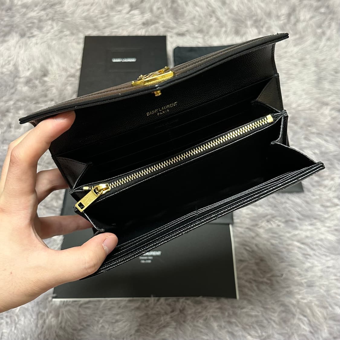 [풀구성] 입생로랑 마틀라세 엔벨로프 장지갑 블랙 상품이미지4