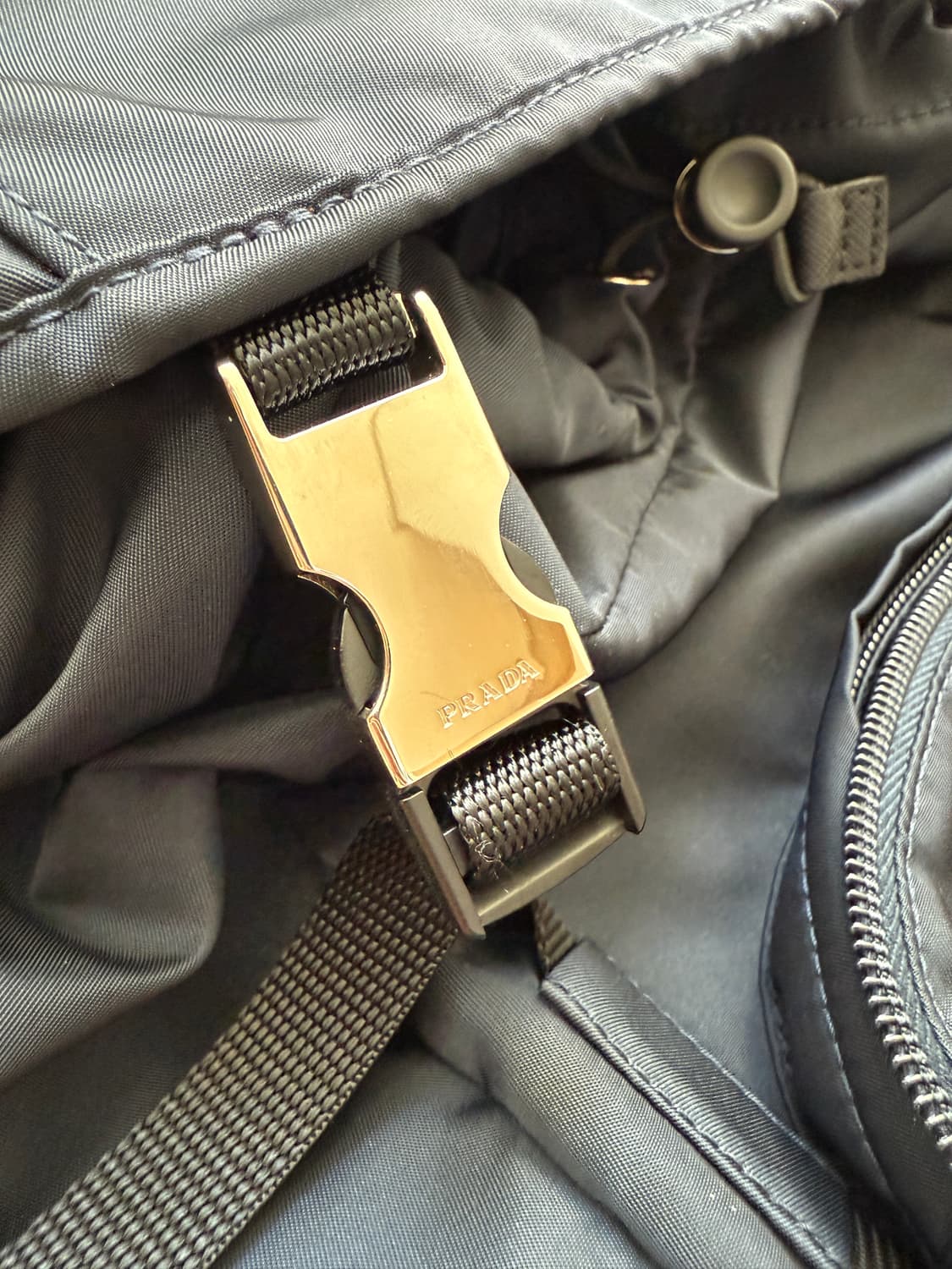 프라다 리나일론 사피아노 백팩 네이비 상품이미지7