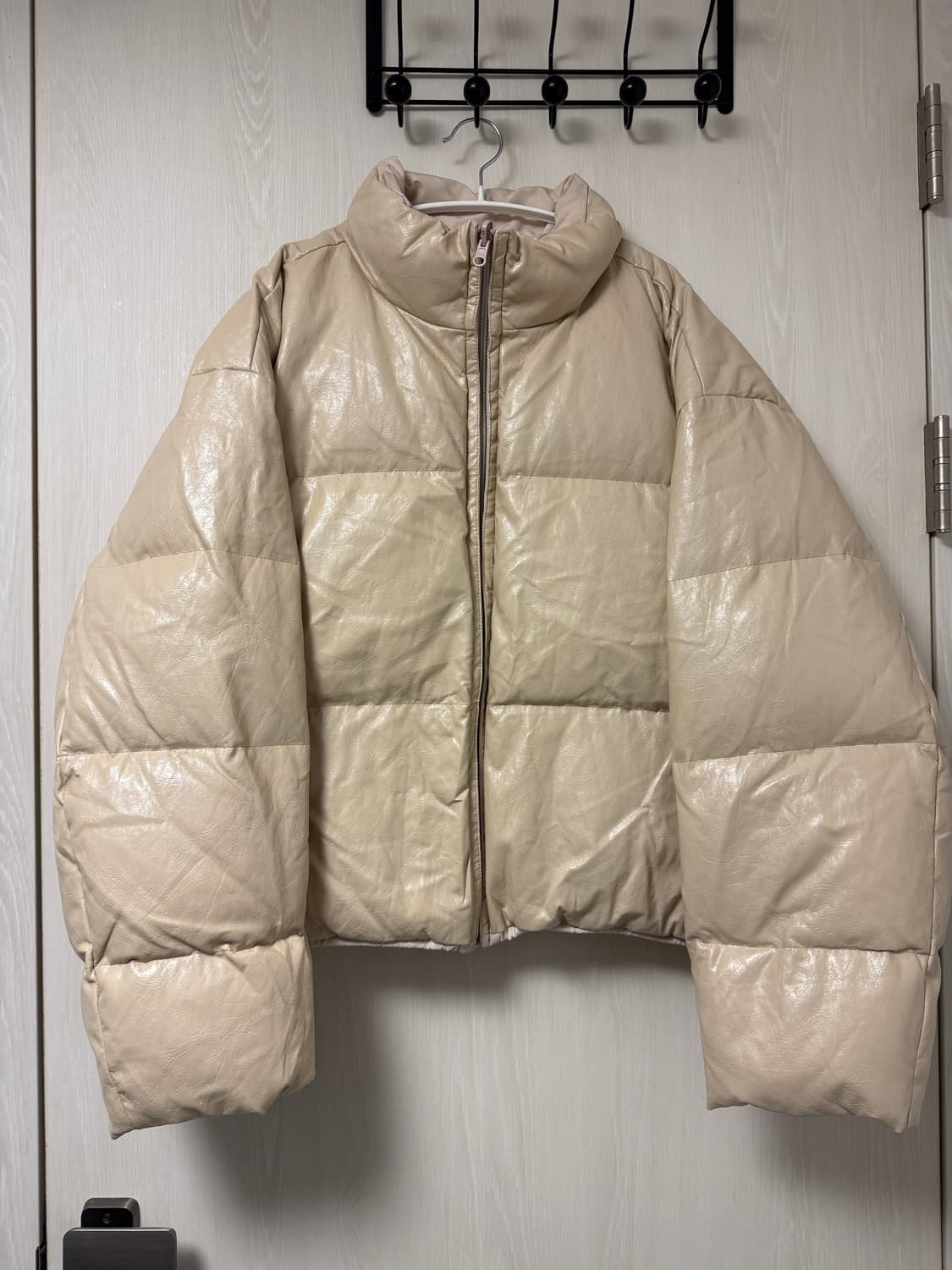 아모멘토 비건 레더 패딩 베이지 03 상품이미지1