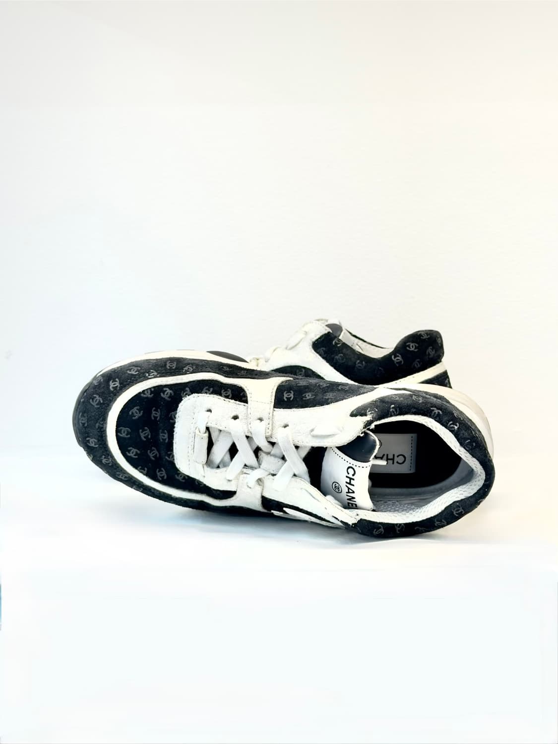 샤넬 [크루즈컬렉션] CC 로고 벨벳 스니커즈 (230) 상품이미지8