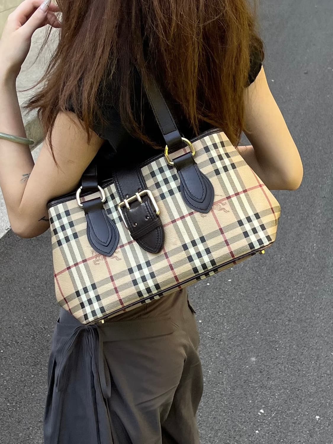 2000s Burberry 버버리 클래식 체크 레더 트리밍 토트백 상품이미지1