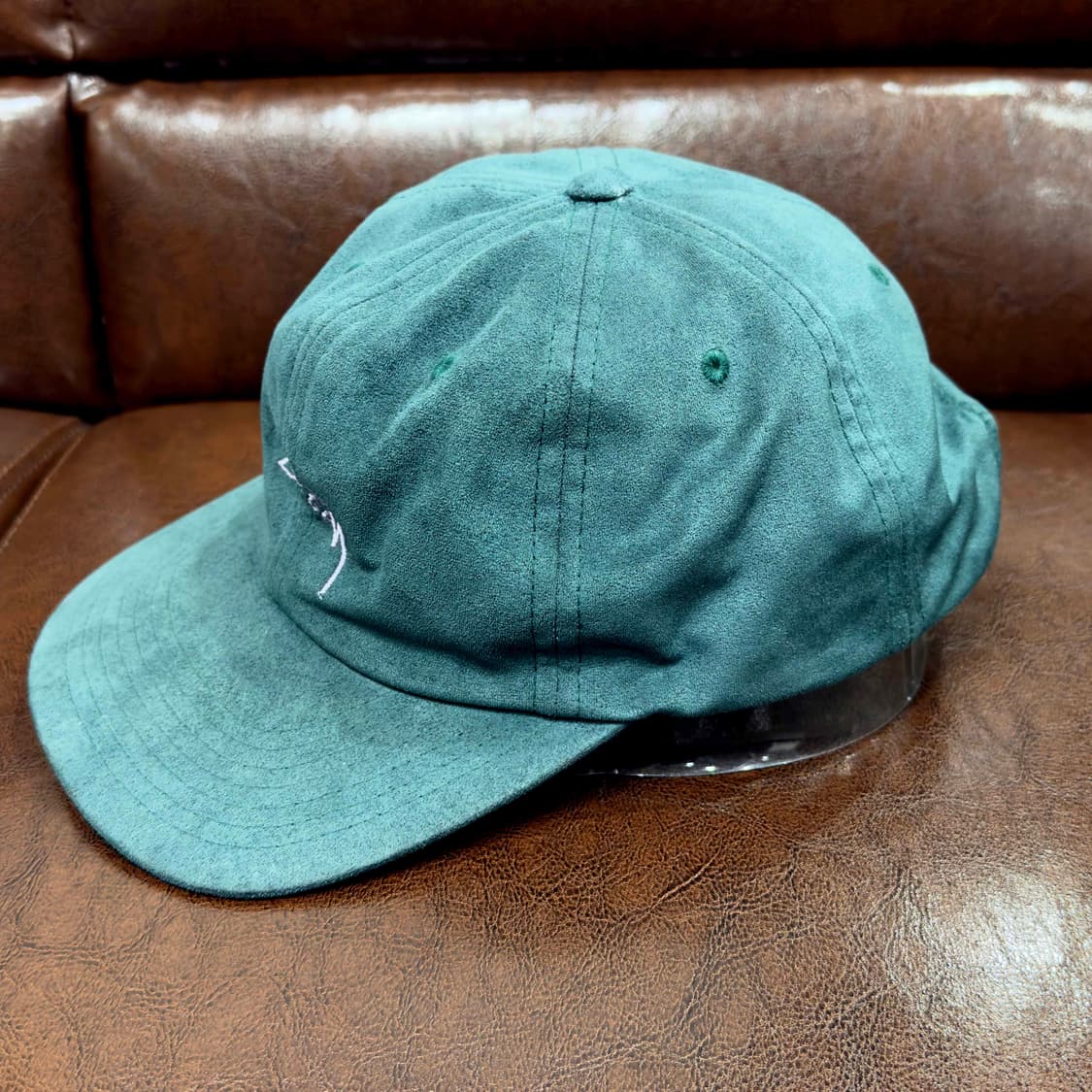 스투시 스웨이드 로고 볼캡 상품이미지3