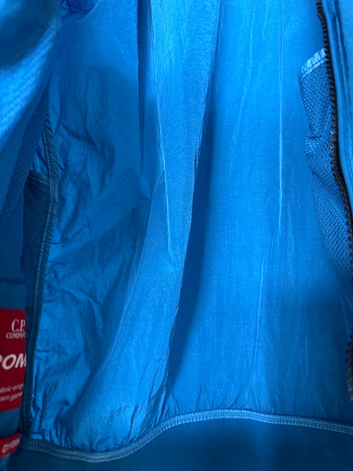 CP컴퍼니 크롬-R 렌즈 숏 봄버 자켓 상품이미지9