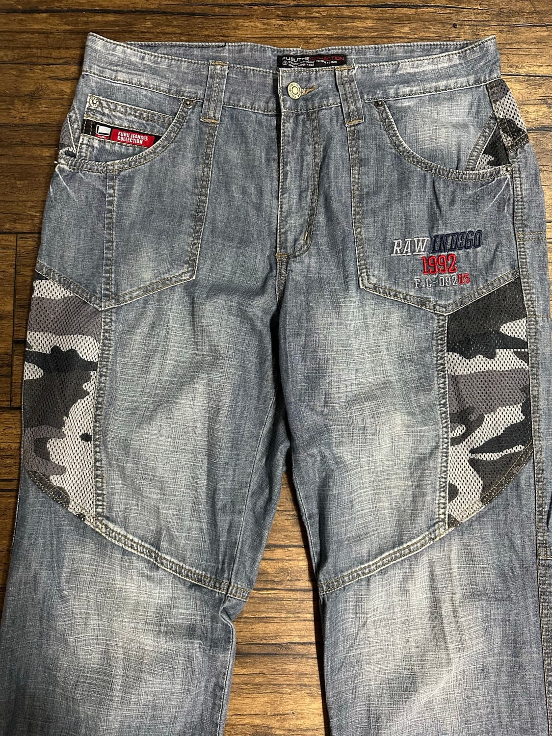 후부(FUBU) THE COLLECTION 카모 메쉬 패치 데님 카고팬츠 상품이미지1