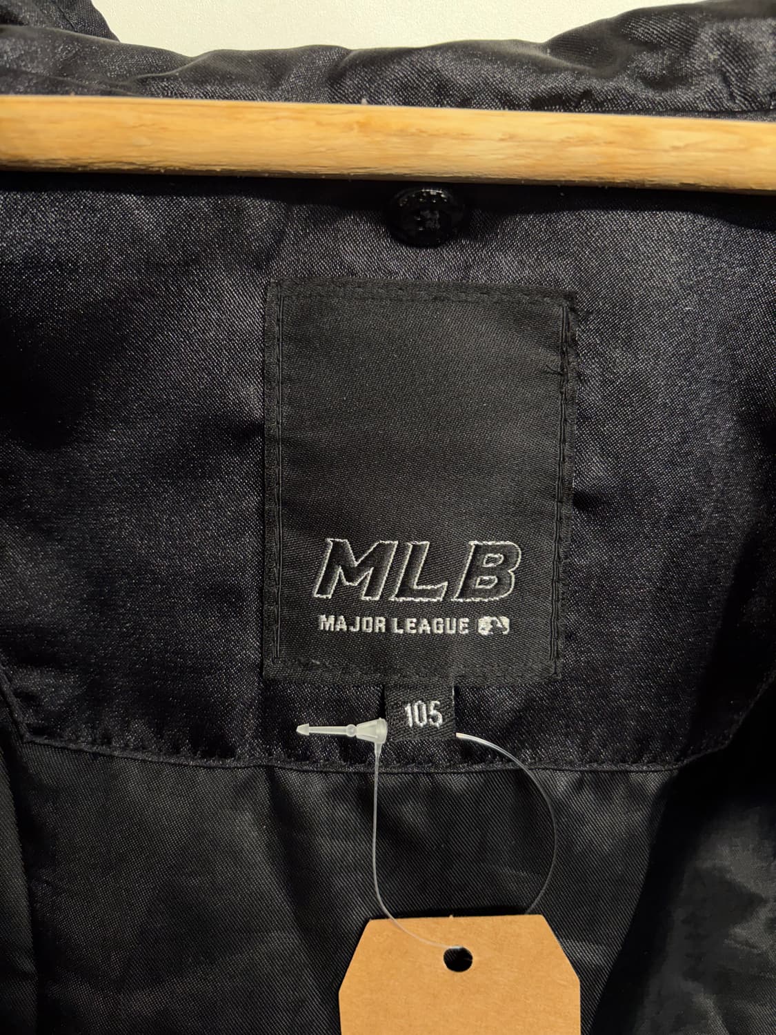 105 빈티지 MLB 디트로이트 타이거즈 새틴 바시티 자켓 블랙 상품이미지5