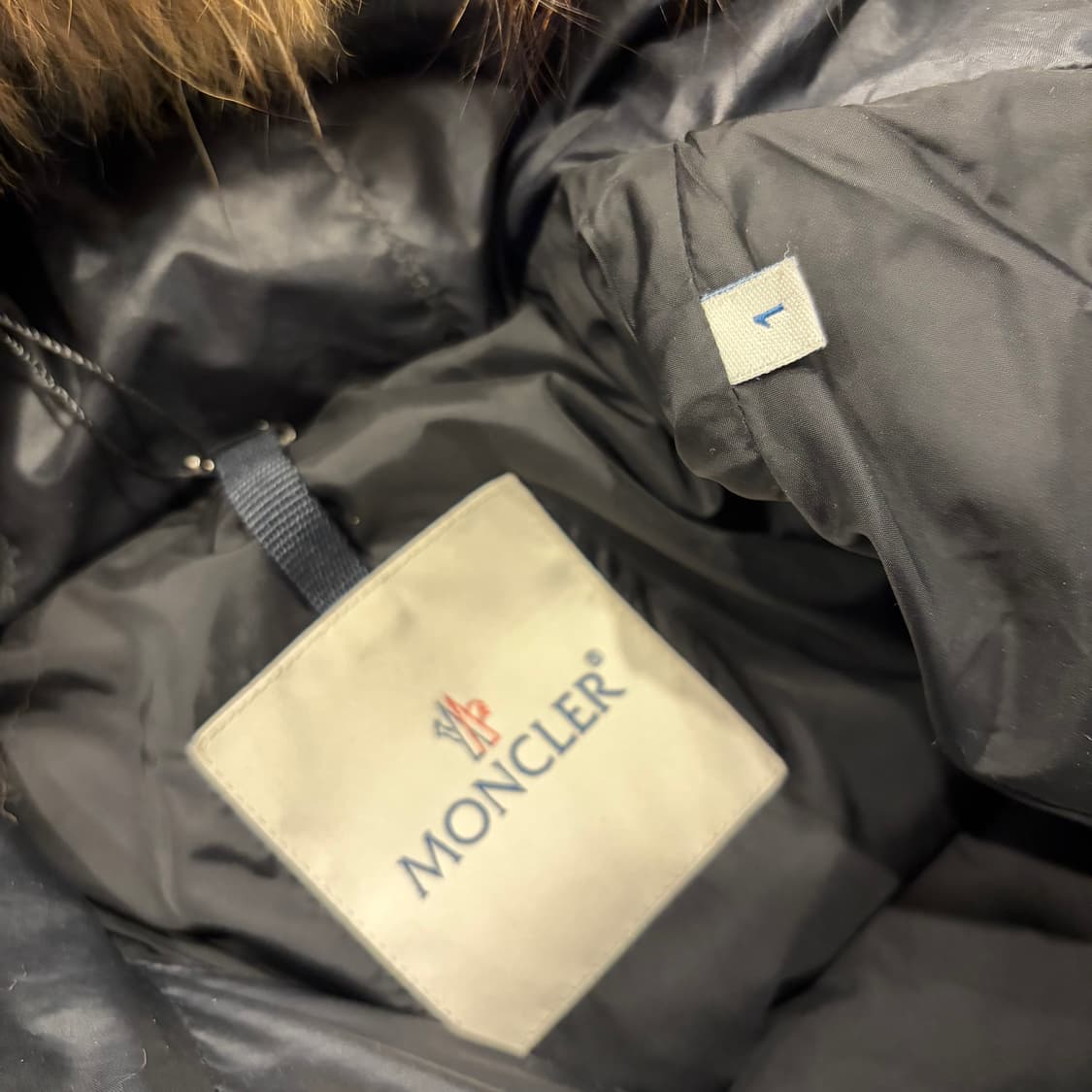 [1] 몽클레어 우먼 블랙 롱 패딩 코트 퍼 후드 벨티드 D372 상품이미지6