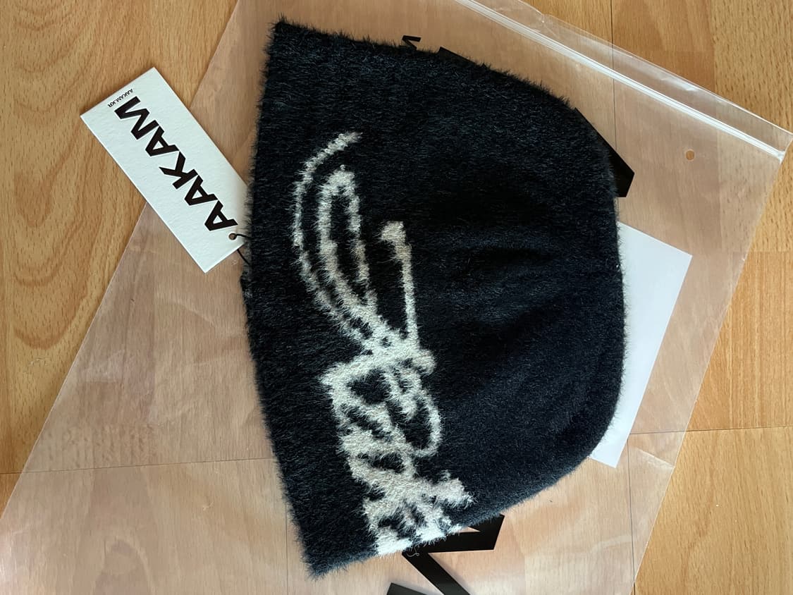 아캄 퍼지비니 Fuzzy Beanie 블랙 새상품 상품이미지6