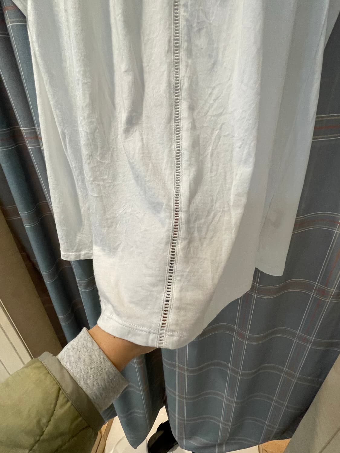 유니클로 블라우스디테일 티셔츠 상품이미지4