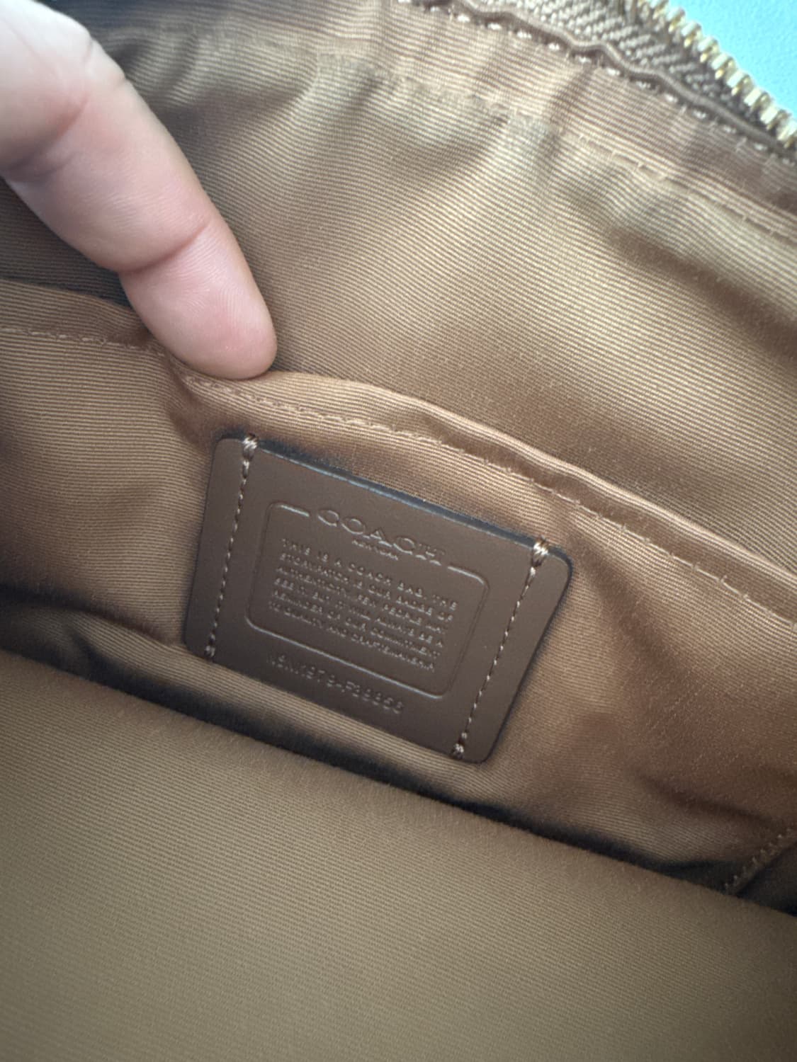 코치(COACH) 레더 크로스백 상품이미지10