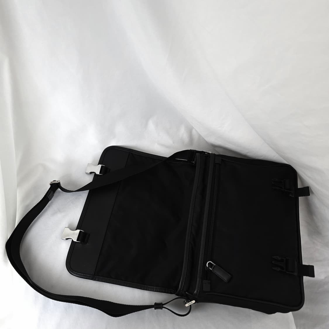 [정품 PRADA] 프라다 투버클 나일론 크로스백 메신저백 남녀공용 상품이미지6