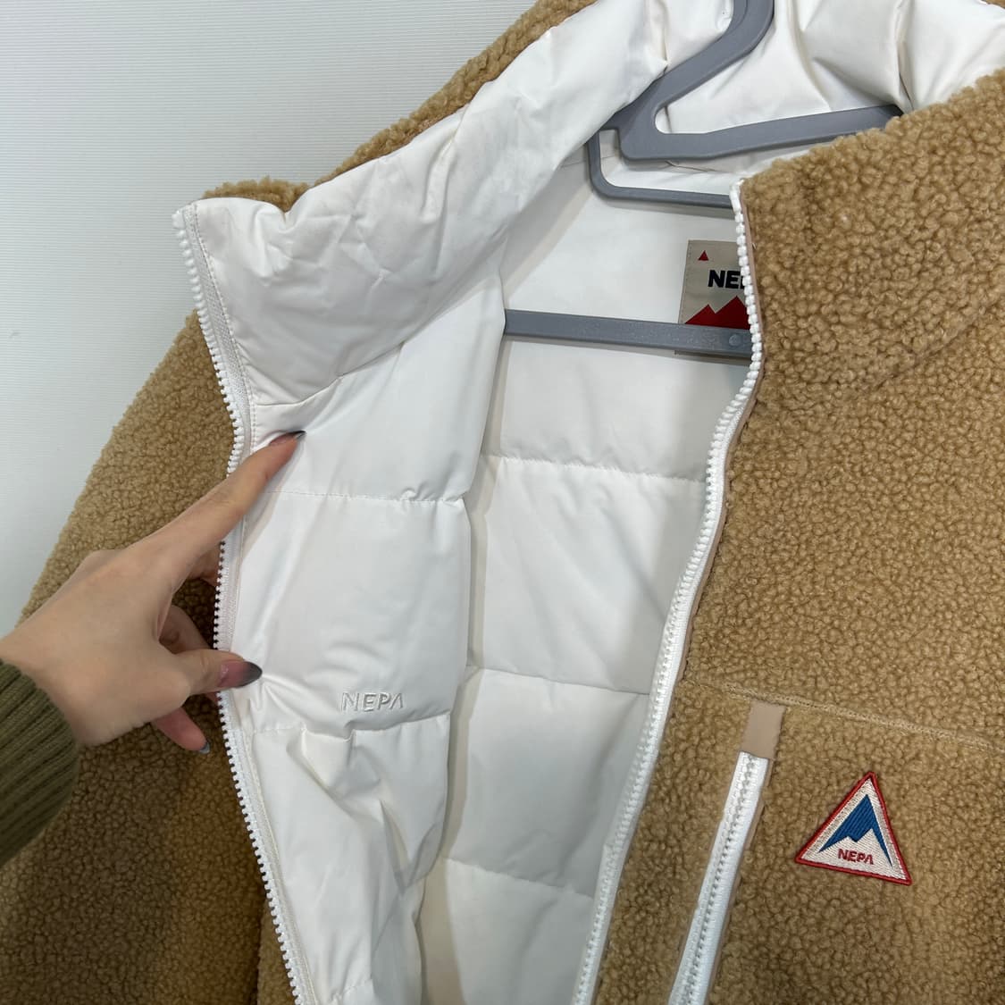 네파 2021 여성 리버시블 후리스 구스다운 85 정가 26만 상품이미지2