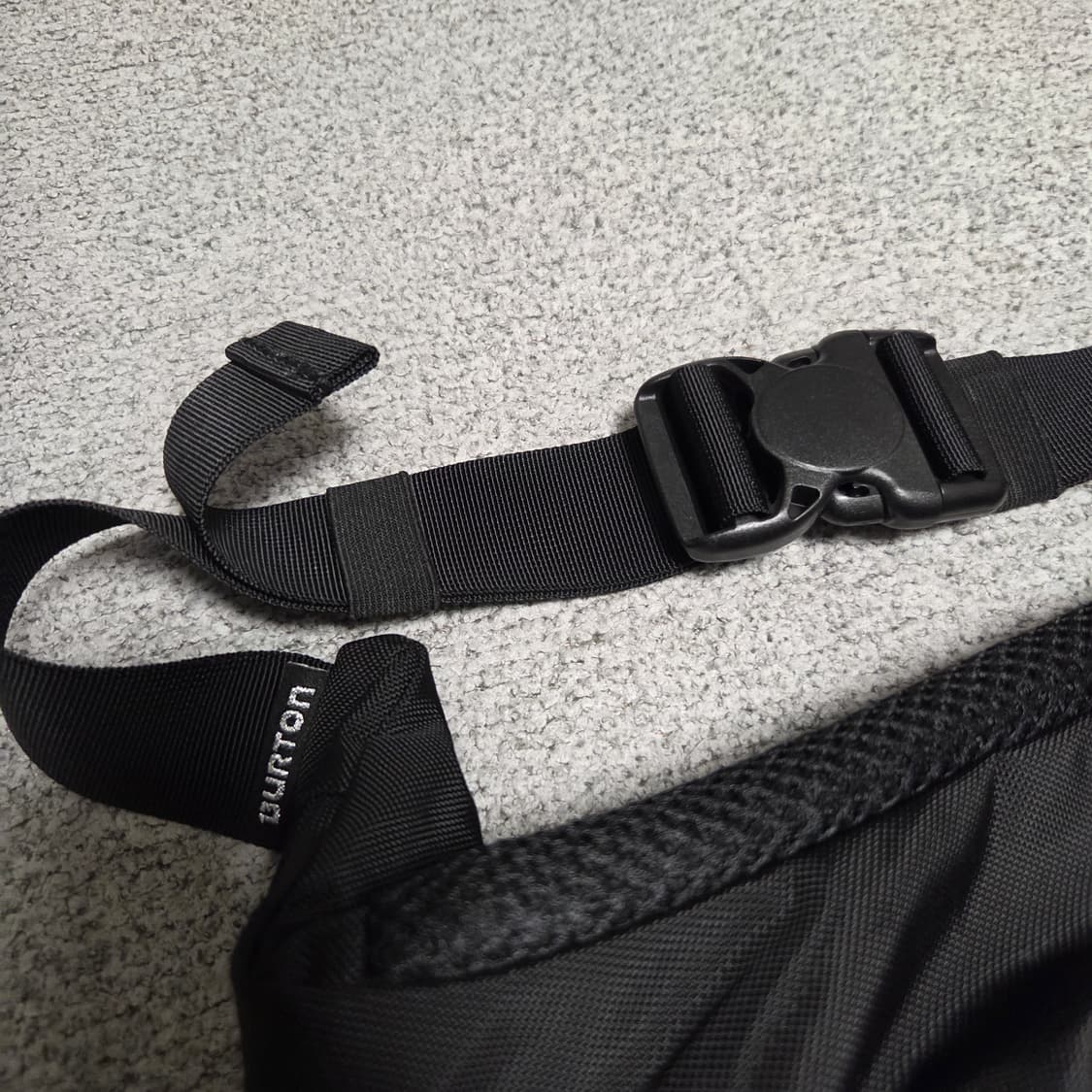 Burton 아메리칸 블랙 힙색 크로스백 가방 상품이미지4