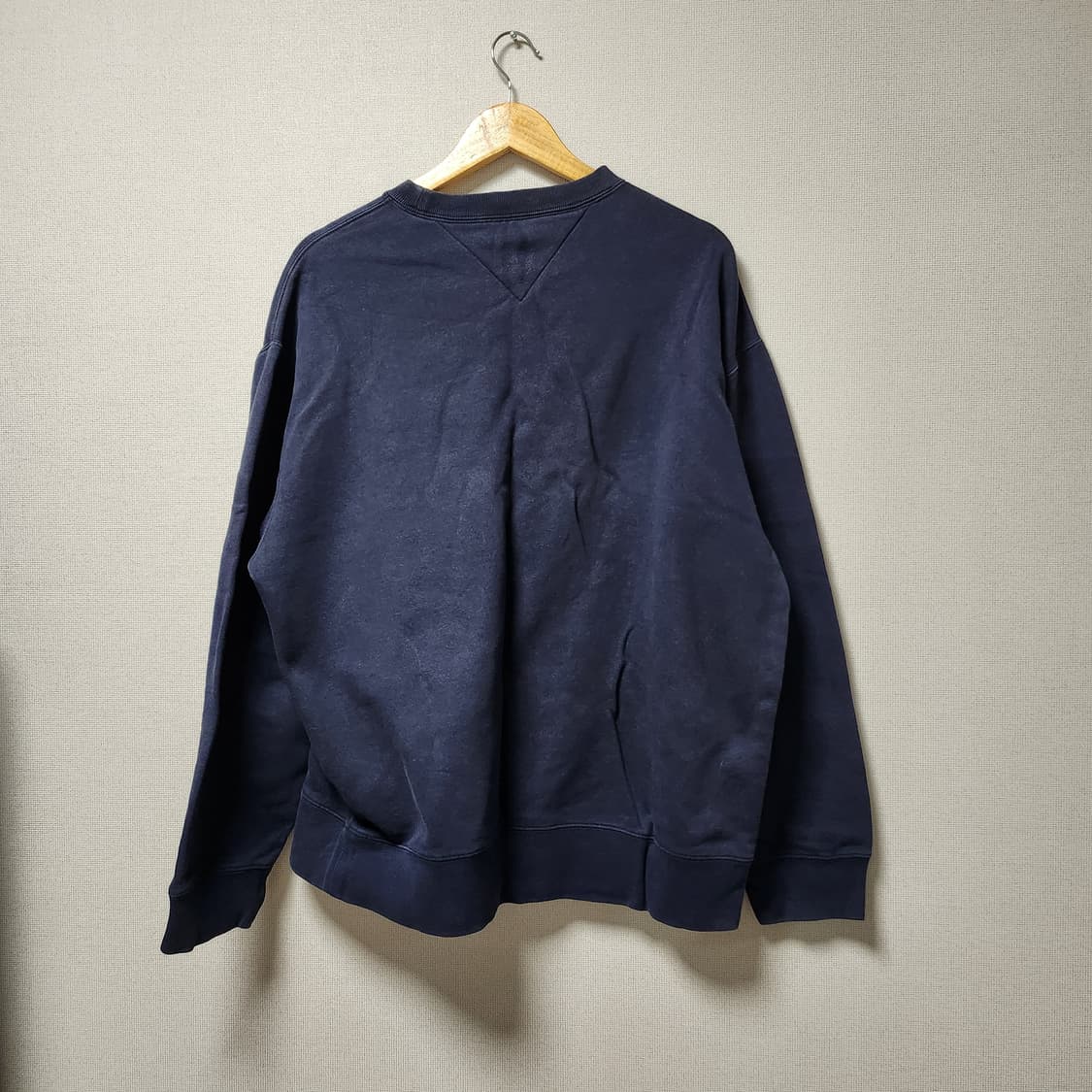 [L] 타미힐피거 오버핏 빅로고 네이비 기모 맨투맨 상품이미지2