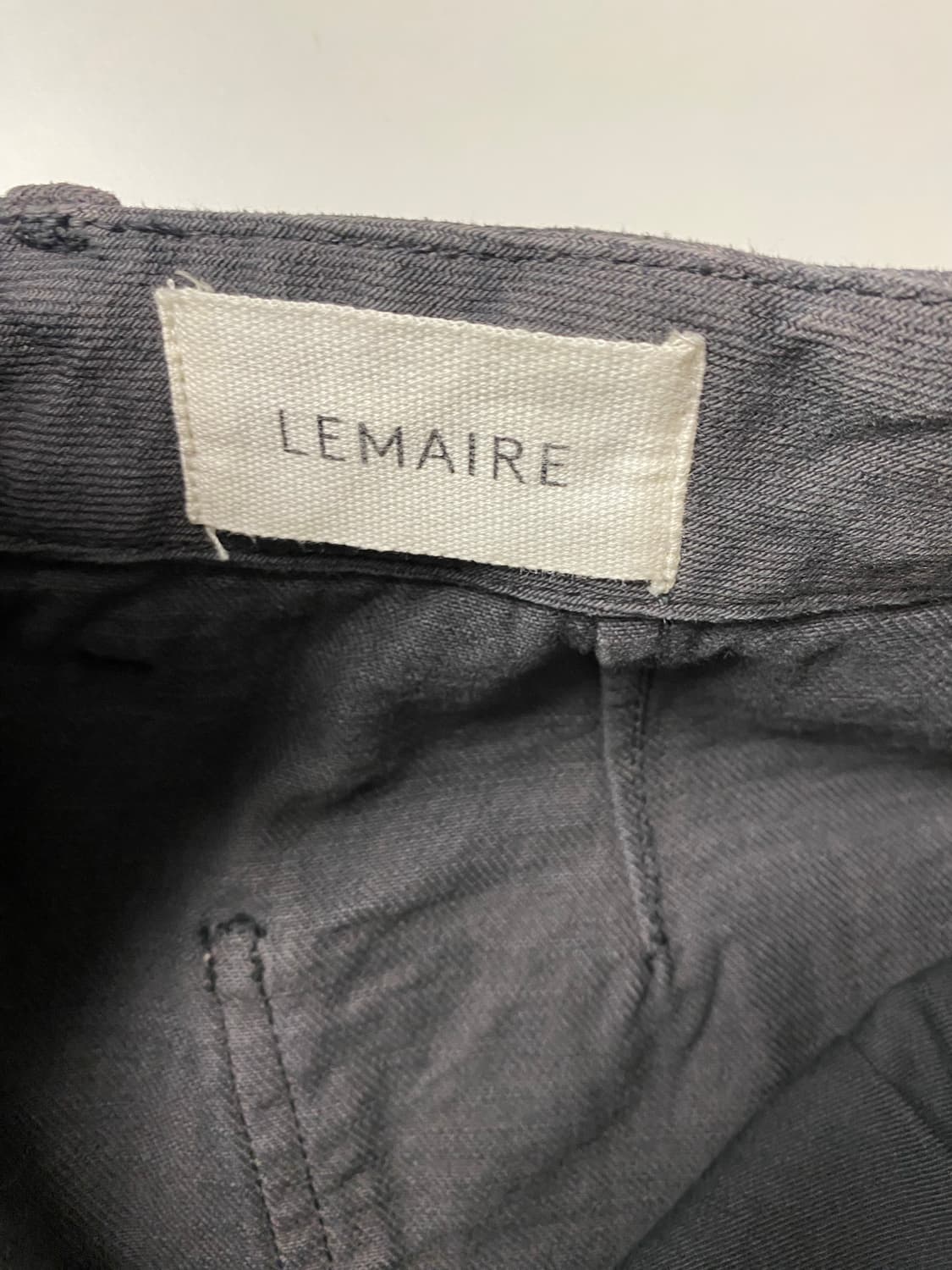 [L] 르메르 트위스트 벨티드 팬츠 징크 zinc 판매합니다 상품이미지5