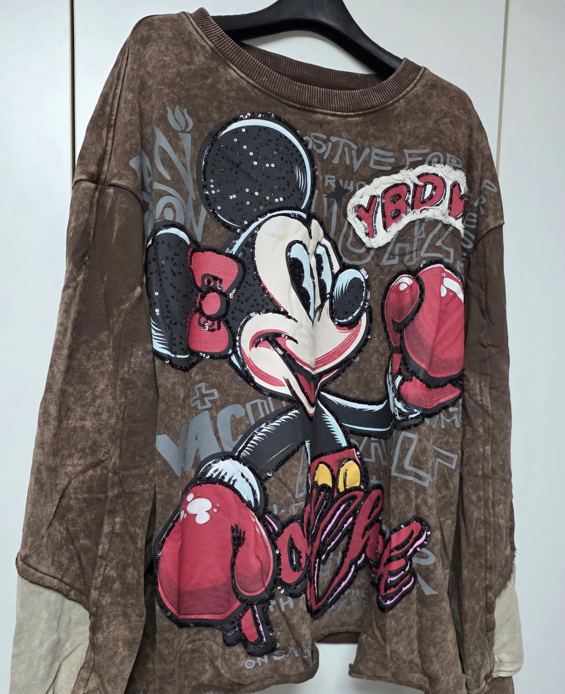 미키마우스 브라운 맨투맨 티셔츠 상품이미지3