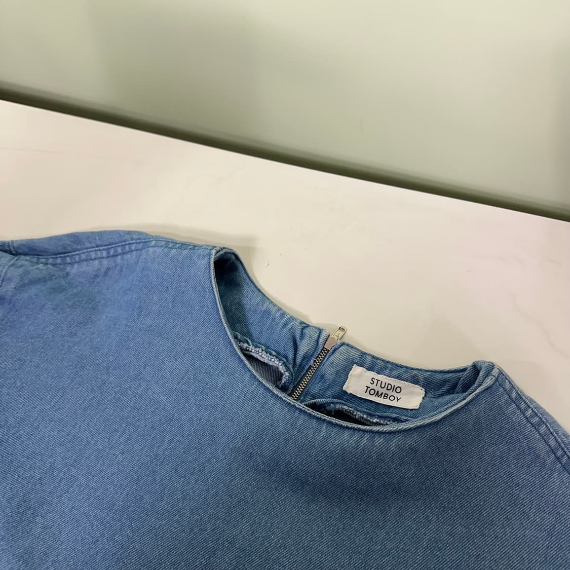 우먼OS 스튜디오톰보이 A라인 연청워시드 데님원피스 상품이미지4