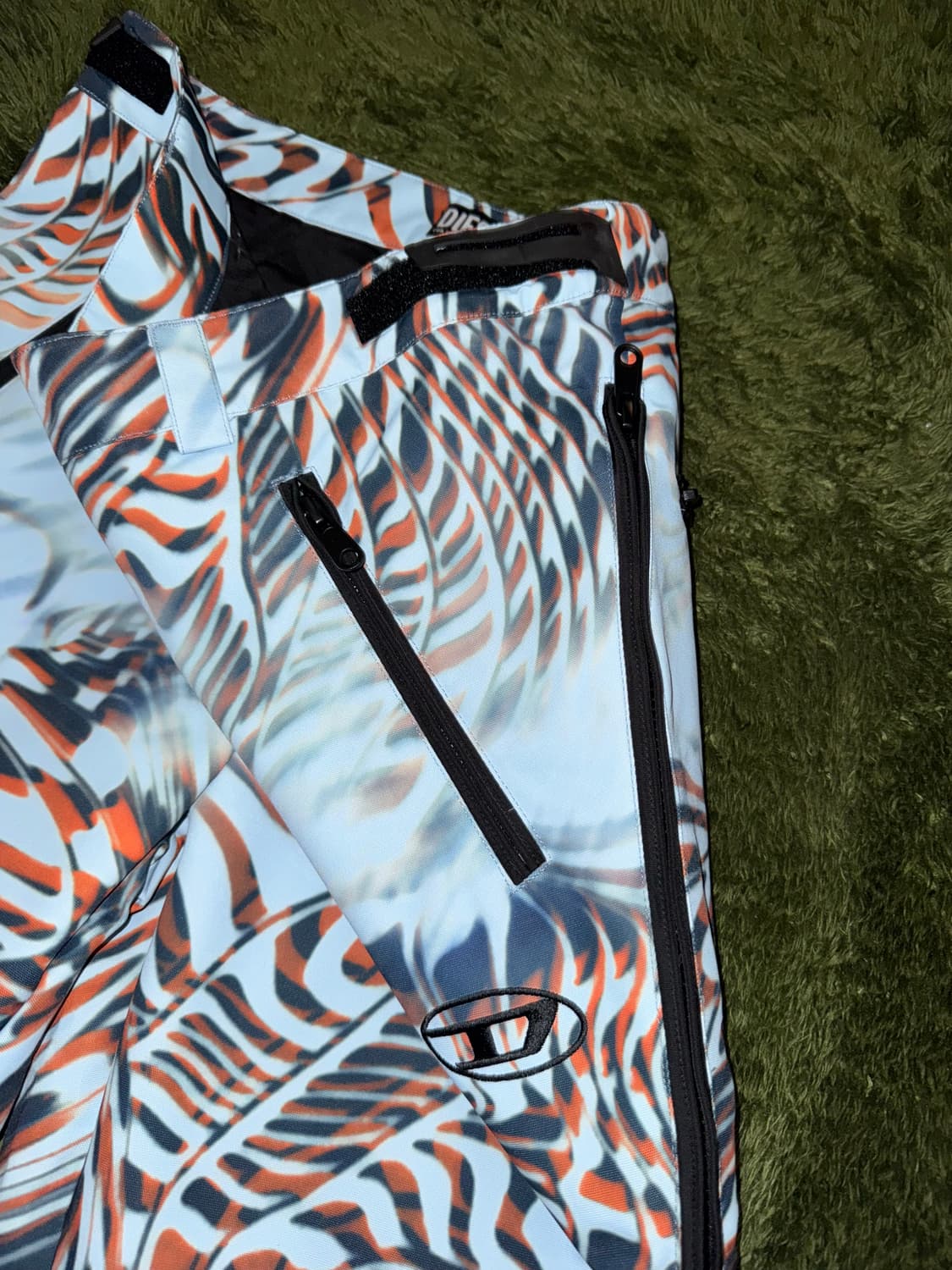 [32] 디젤 옵티컬 그래픽 엠브로더리 로고 부츠컷 팬츠 블루 상품이미지5