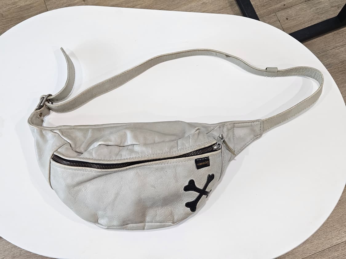 밴슨 가죽 슬링백 상품이미지1