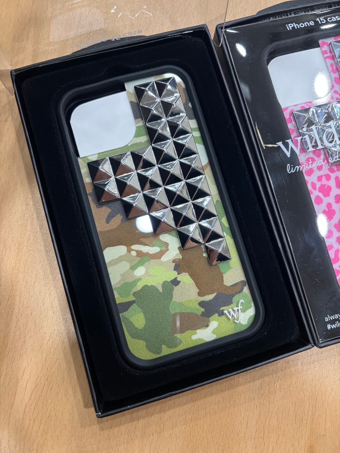 (새상품)와일드플라워 스터드 아이폰15 케이스 갸루케이스 상품이미지5