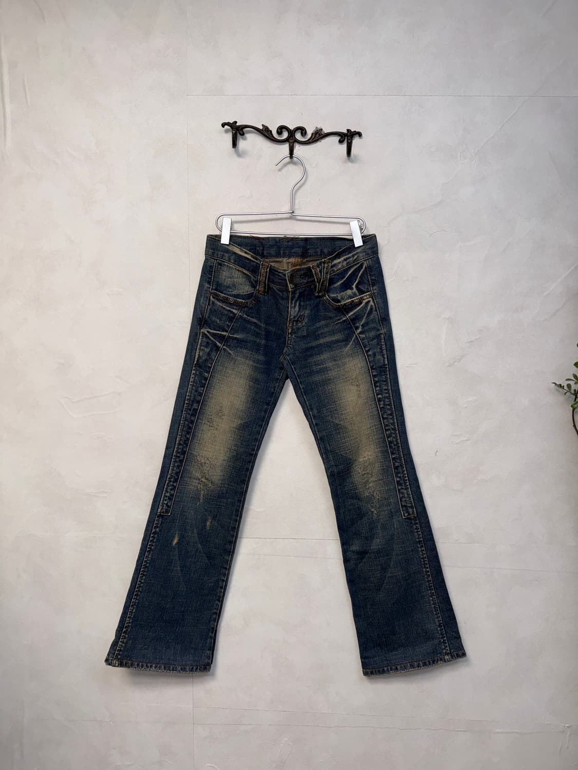 Washing denim lowrise bootscut pants  상품이미지1